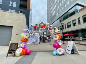 Lucky Flea Balloon sign